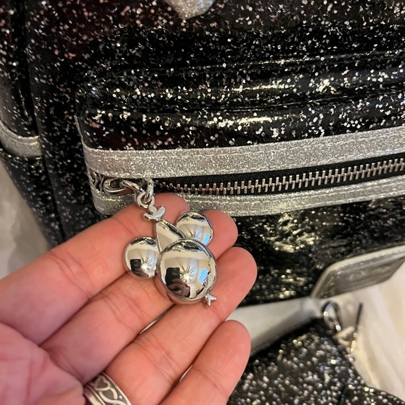 Loungefly Minnie Mouse Glitter Happy New Year Mini Backpack & Wallet - Picture 9 of 9